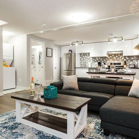 Modern Executive Suite I Complimentary Netflix & Parking! Edmonton Exteriér fotografie