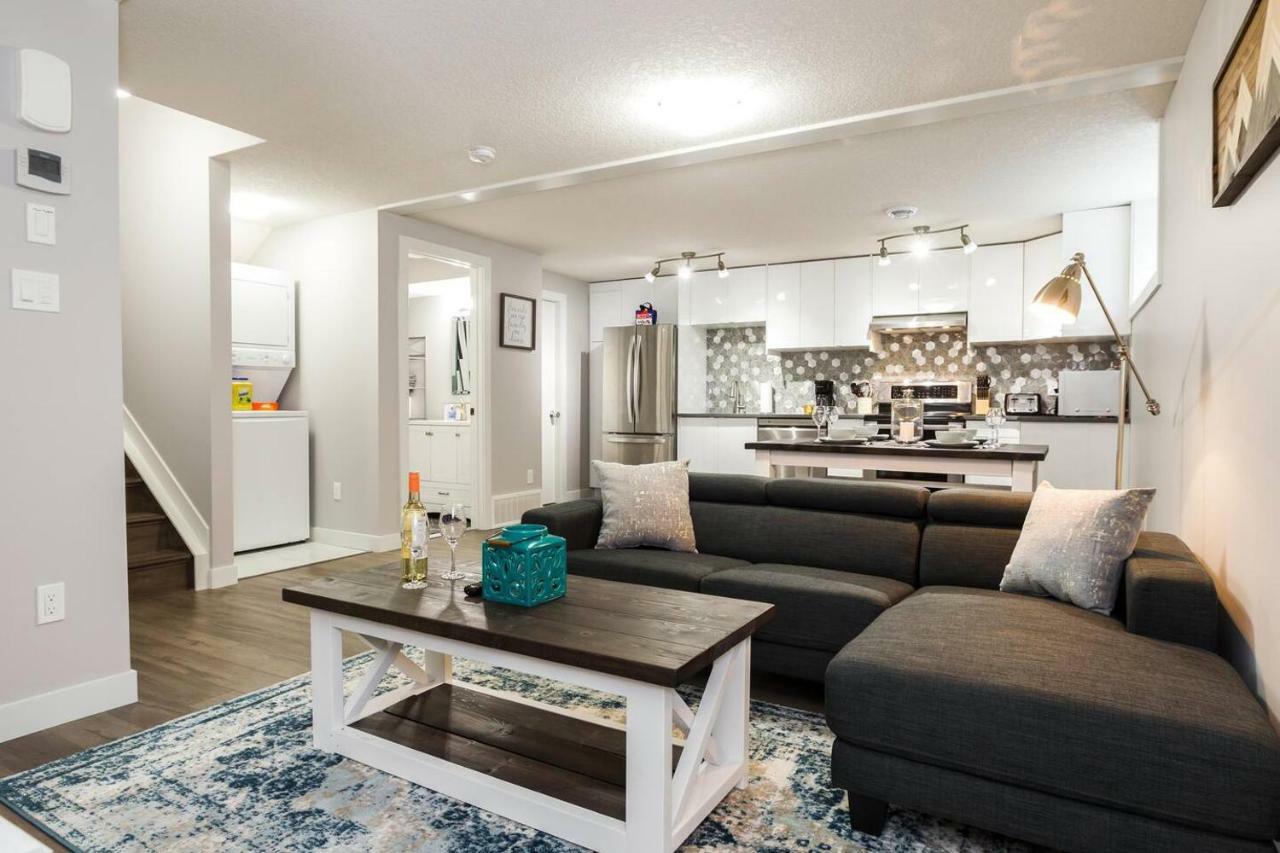Modern Executive Suite I Complimentary Netflix & Parking! Edmonton Exteriér fotografie