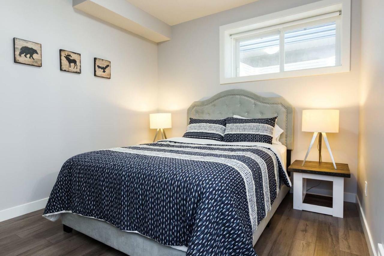 Modern Executive Suite I Complimentary Netflix & Parking! Edmonton Exteriér fotografie